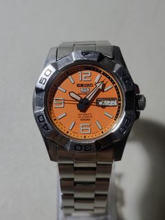 (Category: ) located in . Submitted by KCY_Timepieces (Listing ID 1324195480, Image 1). Description: .