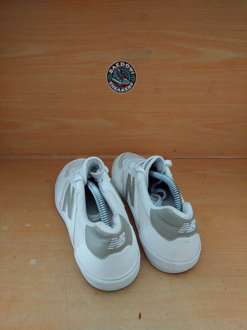 Sepatu second original New balance CT 300 size 42 Fesyen Pria Sepatu Sneakers di Carousell