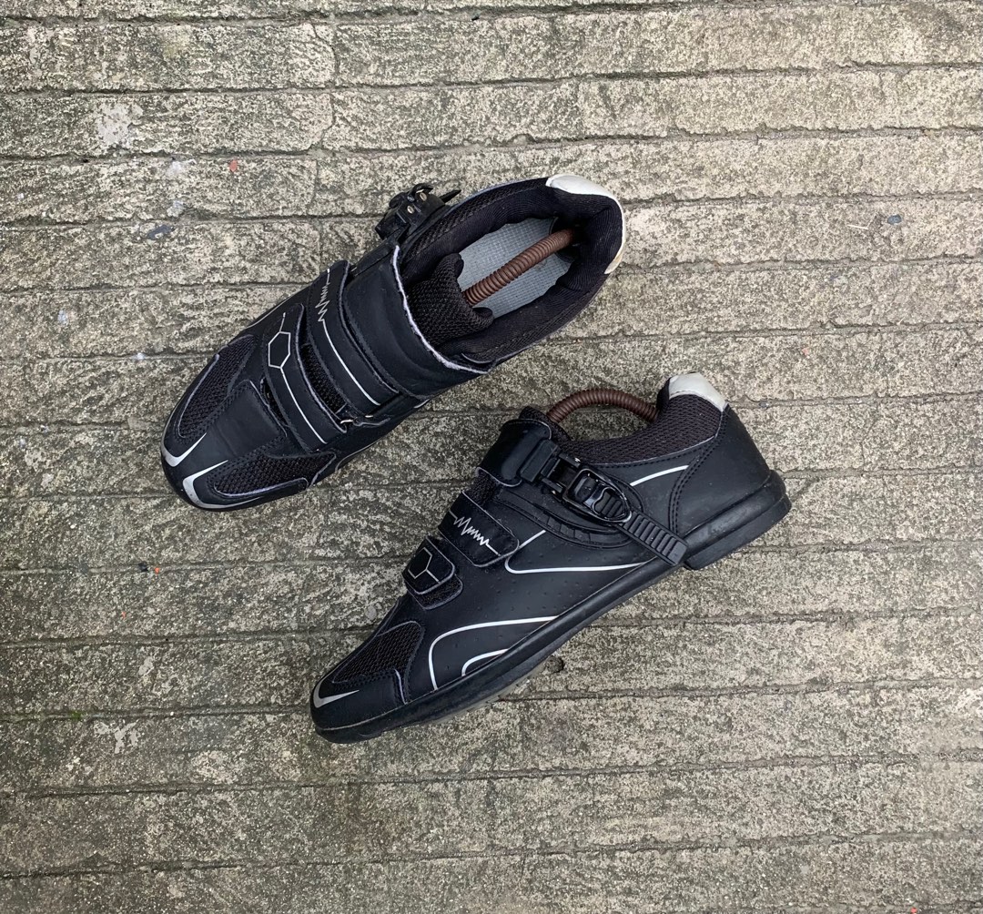 Socrs Cycling Shoes Size 9 mens Men s Fashion Footwear Sneakers on Carousell