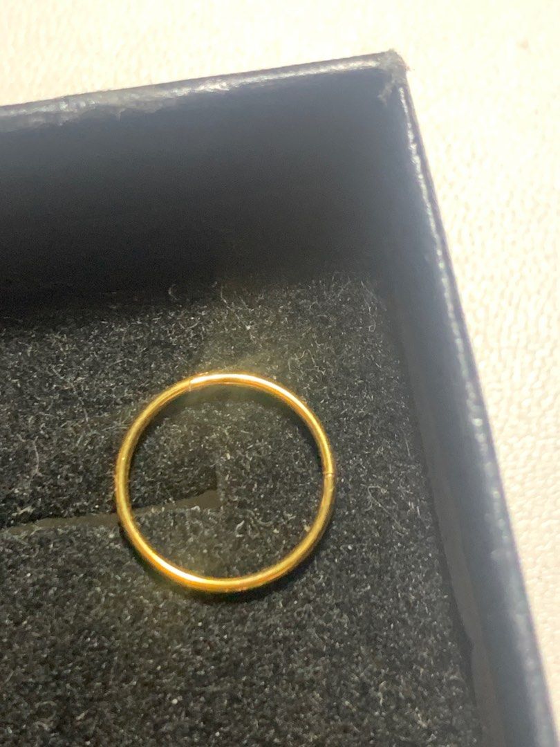 Titanium gold conch hoop minimalist seamless click (Category: Earrings) located in Quezon City. Submitted by akatacs (Listing ID 1324226132, Image 1). Description: Used it once to try. Bought from piercing shop. .