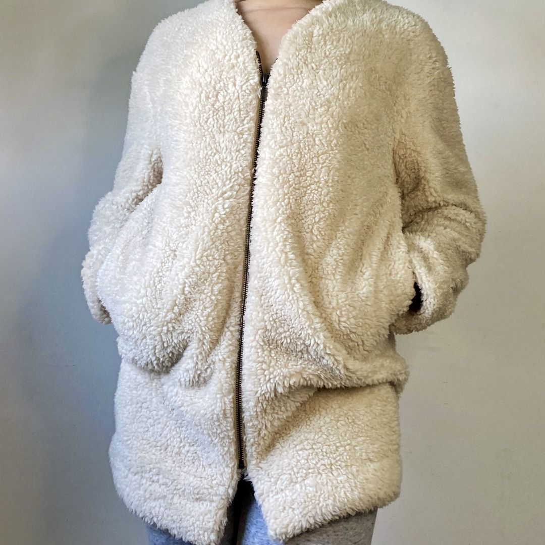 UNIQLO Fluffy Yarn Long Zip Up Sweater Small but it fits like Medium
