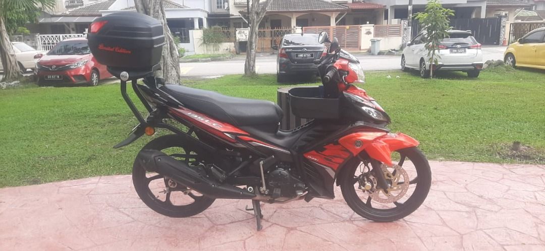 Yamaha LC135 V7 2021 super handsome to letgo!!, Motorbikes on Carousell