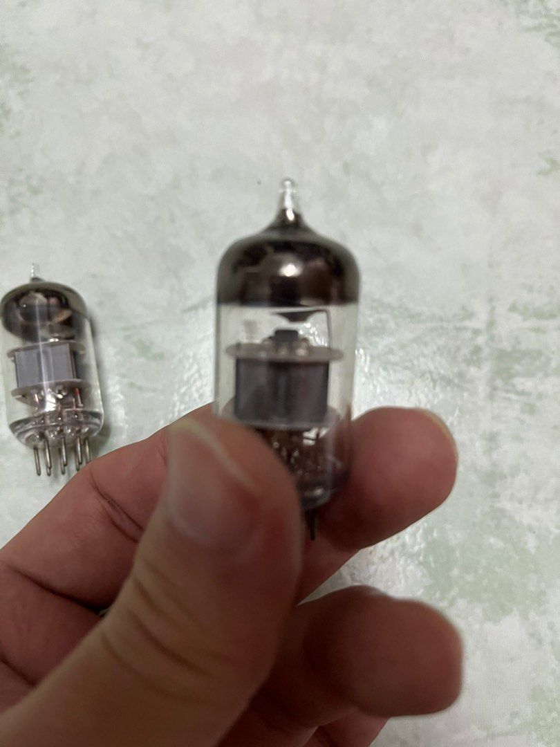 6h23p (= 6922, e88cc) tubes