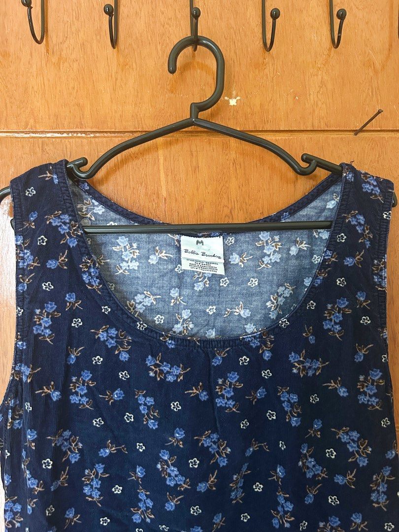 90s Maxi Long Dress Flower Print (Category: Dresses) located in Pasig City. Submitted by kooksmcgee (Listing ID 1324377338, Image 3). Description: Fave, I usually wear this on top of a shirt. RFS: Refreshing my wardrobe Fits well for midsize like me (size 30 waist, 5’5 height) Can give discount if taking 3 or more items on my listings Payment via GCash / BDO Shipping should be shouldered by buyer. lalamove / J& T.