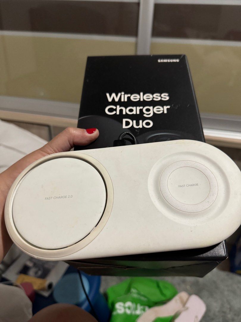 💯 Authentic Wireless Charger Duo (Category: Samsung) located in Cavite. Submitted by mcbfave (Listing ID 1324475974, Image 2). Description: sf c/o buyer (P80 sf via gogo express) compatible with Iphones and androids phones and their accessorires (watch and airpods).