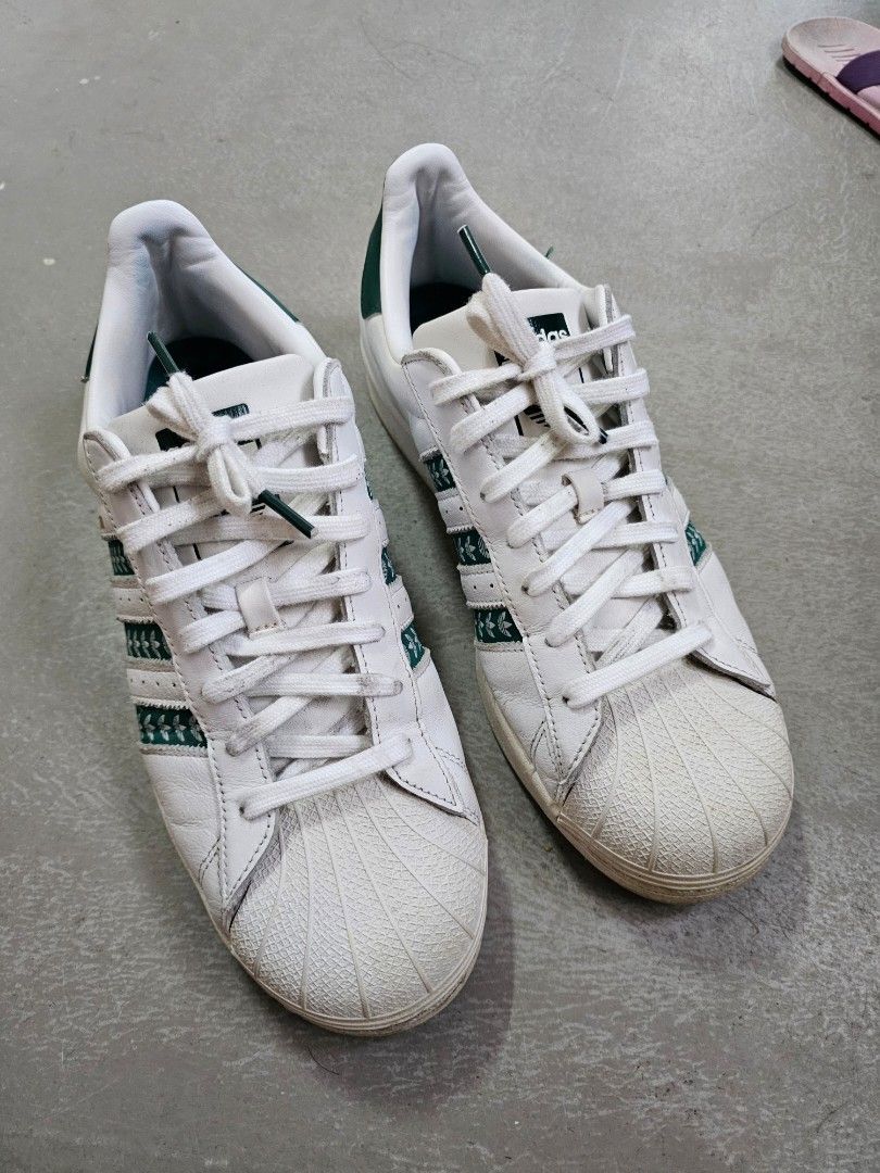 Adidas Superstar Dark Green with spare shoelaces Men s Fashion Footwear Sneakers on Carousell