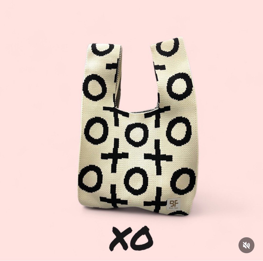 BINI COLET BAGFOLK (Category: Purses & Pouches) located in Quezon City. Submitted by xxyagirlxx (Listing ID 1324552328, Image 1). Description: AS SEEN ON BINI COLET - different print lang :) BRAND NEW BAGFOLK PH (local brand) XO BAG STRAP + BAG = P740 selling for P550 only! rfs: not using it. super sayang. great quality too! location: pasig city.