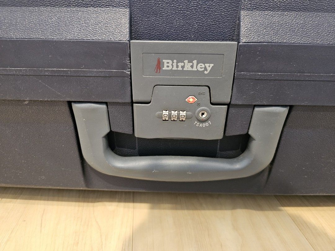 Birkley Hard Case 32 inch luggage