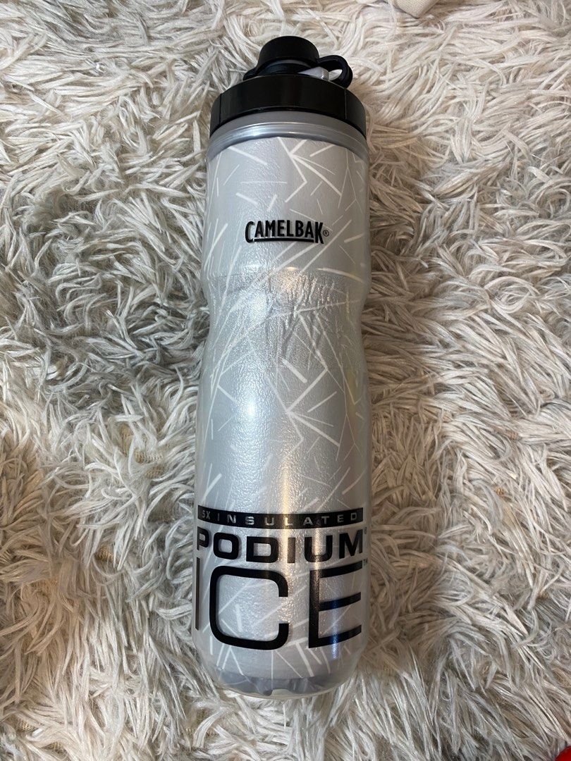 Camelbak Podium Ice with Mud Cap 21oz (Category: Bicycles) located in Famy. Submitted by jaypee_03 (Listing ID 1324555120, Image 1). Description: INSULATED CAMELBAK WATER BOTTLE: The CamelBak Podium Ice Insulated Water Bottle is infused with Aerogel Insulation, which has been added to keep water cold four times longer than other squeeze water bottles.