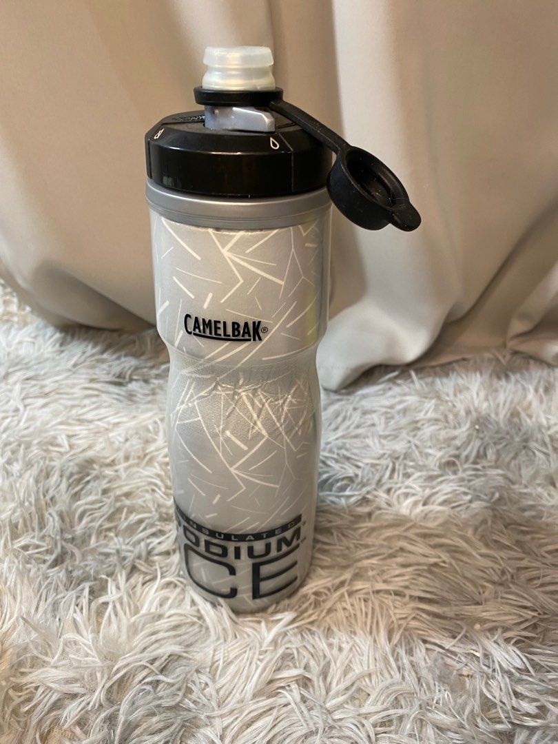 Camelbak Podium Ice with Mud Cap 21oz (Category: Bicycles) located in Famy. Submitted by jaypee_03 (Listing ID 1324555120, Image 3). Description: INSULATED CAMELBAK WATER BOTTLE: The CamelBak Podium Ice Insulated Water Bottle is infused with Aerogel Insulation, which has been added to keep water cold four times longer than other squeeze water bottles.
