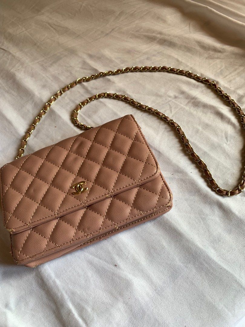 Chanel Pink Purse Bag (Category: Luxury Bags & Wallets) located in Dasmarinas. Submitted by kkkloset (Listing ID 1324414743, Image 3). Description: Pre-loved Flaws as seen on pic With dust bag Loc: Dasmariñas, Cavite MOP: gcash (payment first) MOD: lalamove (within cavite), shpee, ggx, j&t .