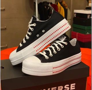 500 affordable converse chuck taylor white For Sale Sneakers Carousell Singapore