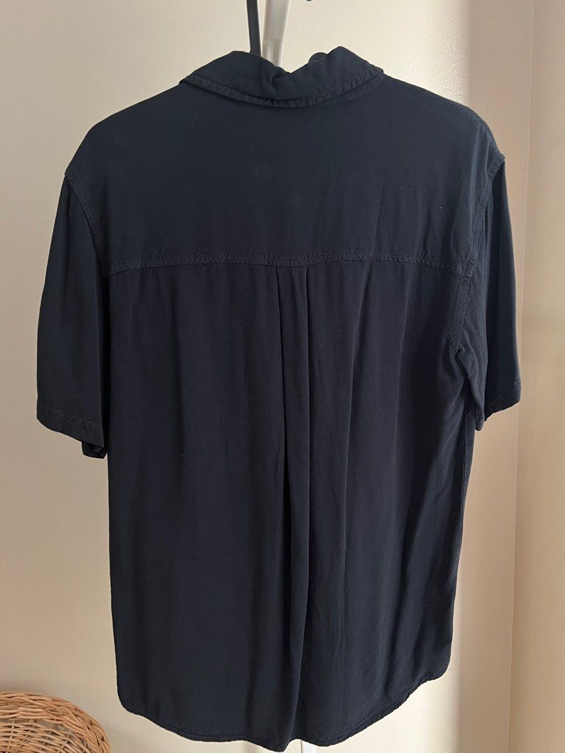 Cotton On ShortSleeve Polo (Category: Tshirts & Polo Shirts ) located in Quezon City. Submitted by carlSELL (Listing ID 1324482943, Image 3). Description: Brand: Cotton On Condition: 9/10 Color: Navy Size: 2XS.