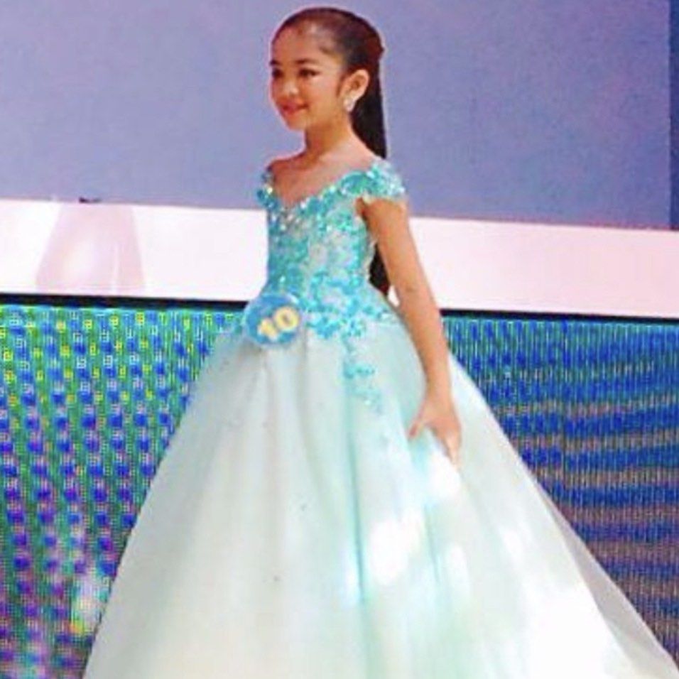 Couture gown 7yo beaded swarovski (Category: Babies & Kids Fashion) located in Quezon City. Submitted by joy.dimaliwat (Listing ID 1324375110, Image 1). Description: Elegant With think tulle Fits 6-8yo .