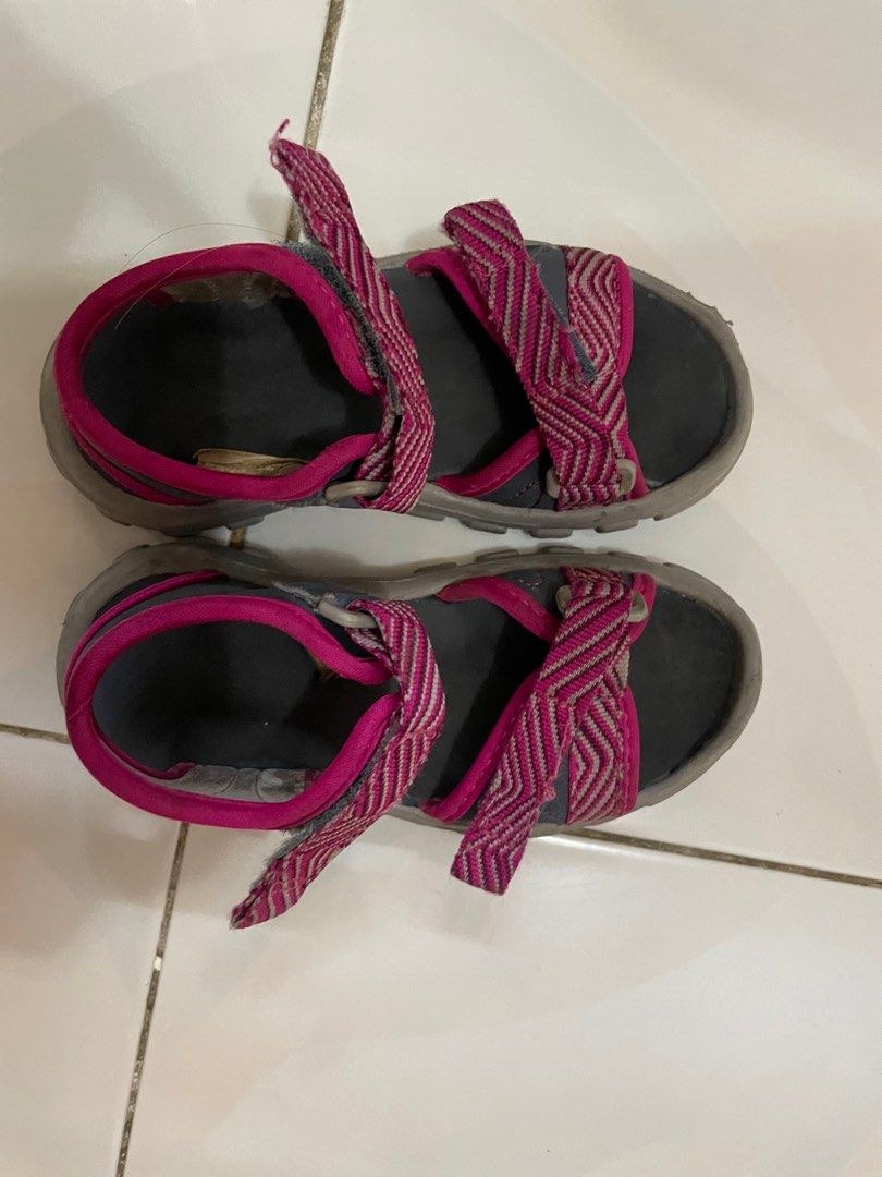 Decathlon Kids Trek Sandals (Category: Babies & Kids Fashion) located in Cainta. Submitted by jebo17 (Listing ID 1324382808, Image 1). Description: Tag was removed due to my baby itches. Still in great condition. It’s our favorite very versatile sandals but she outgrown it in a short time, we now got the same pair in bigger size. For 3-5 years old depends on your kid. I believe this is size 26-27 .