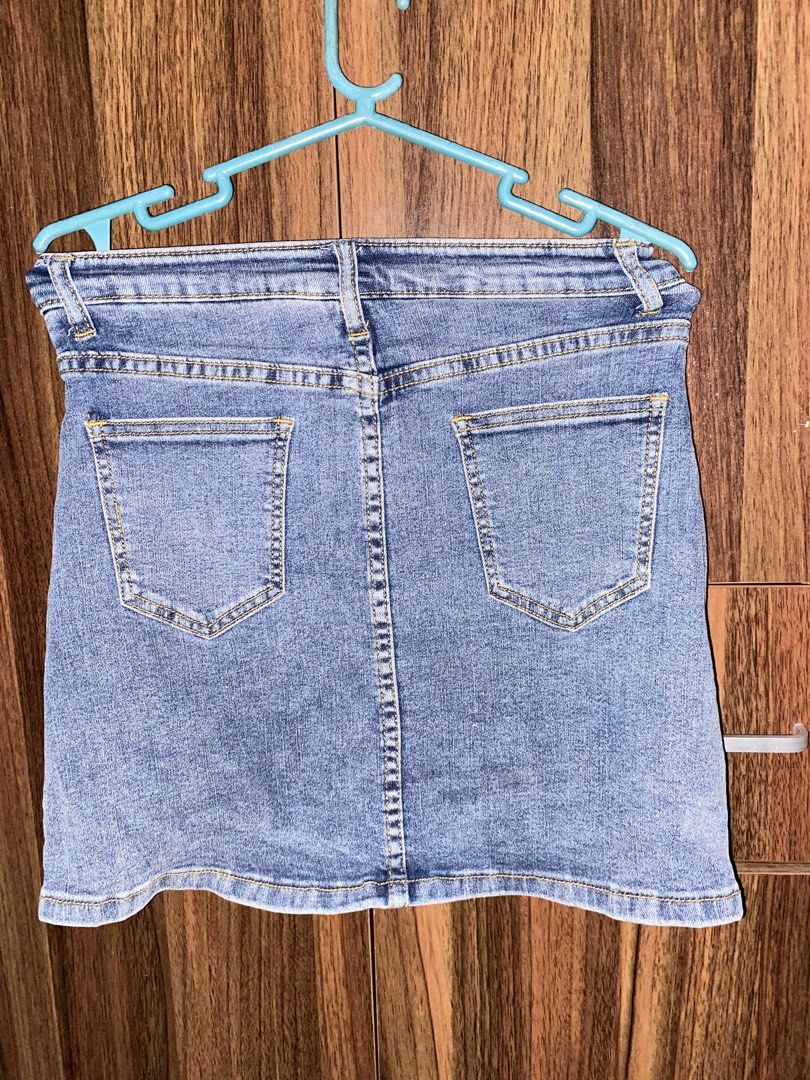 Denim Skort / Denim Skirt (Category: Skirts) located in Manila. Submitted by _ayish21 (Listing ID 1324469760, Image 2). Description: .