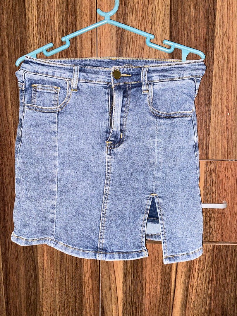 Denim Skort / Denim Skirt (Category: Skirts) located in Manila. Submitted by _ayish21 (Listing ID 1324469760, Image 1). Description: .