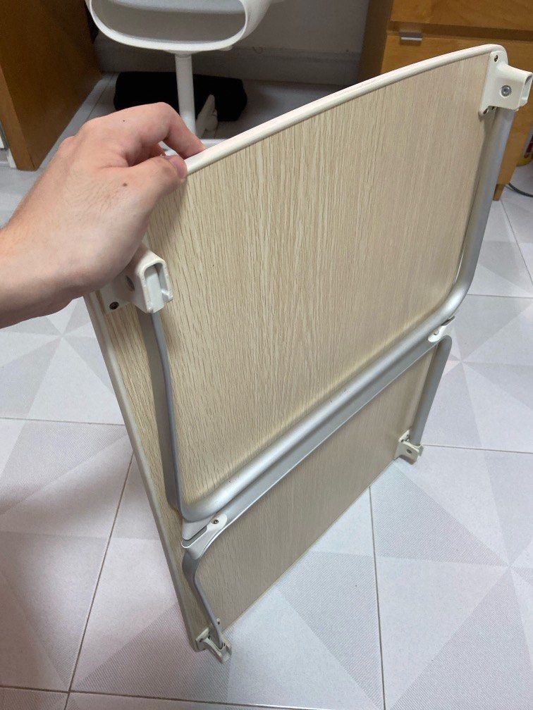 Foldable Table (Category: Tables & Sets) located in Singapore. Submitted by Gem_OneStopCamerasSolution (Listing ID 1324381184, Image 2). Description: foldable table, can put on bed and table.