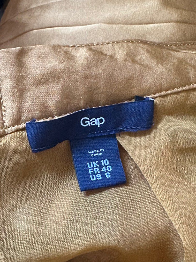 Gap Yellow Metallic Pleated Skirt (Category: Skirts) located in Pasay City. Submitted by archangel21 (Listing ID 1324547424, Image 2). Description: .
