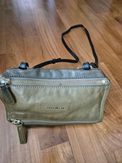 (Category: ) located in . Submitted by shopretail (Listing ID 1324402774, Image 1). Description: .