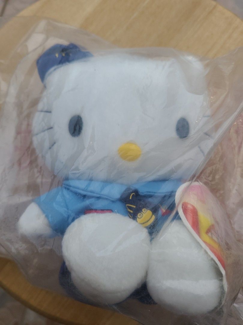 Hello Kitty 公仔 （分類：絨毛玩具）位於 Hong Kong。 由 violetchan0820 提交（商品編號 1324450389，圖片 2）。簡介： m記hello kitty玩具 每隻$30 兩隻同買減$5。