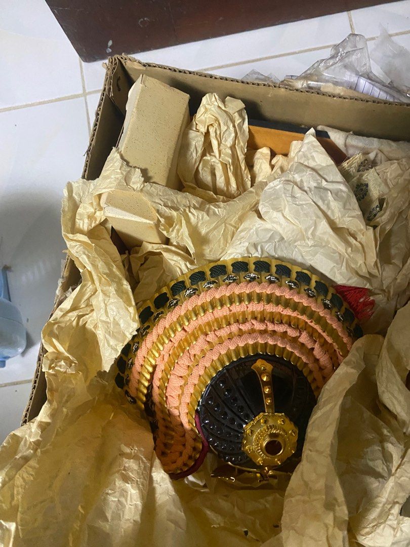 Japanese armor set display costume (Category: Vintage Collectibles) located in Bacoor. Submitted by cleanupthecloset (Listing ID 1324479293, Image 2). Description: Authentic Japanese Samurai Armor Display With wooden box Perfect for display or gift.