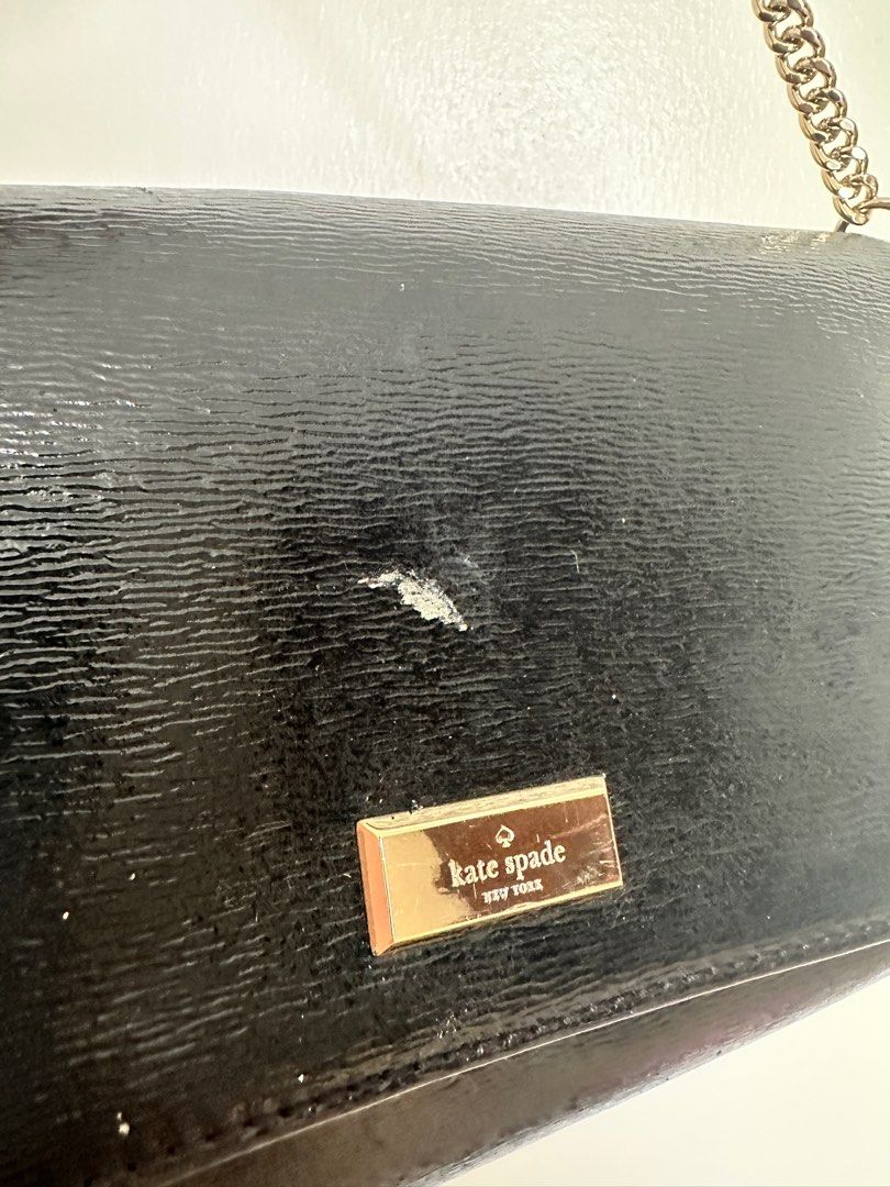 Kate Spade Bag with Minor Flaw (Category: Luxury Bags & Wallets) located in Mandaluyong City. Submitted by icezhing (Listing ID 1324438139, Image 2). Description: Fixed price With Minor flaw in front.