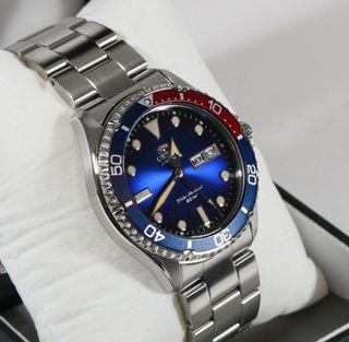 (Category: ) located in . Submitted by notorious_watches (Listing ID 1324546979, Image 1). Description: .