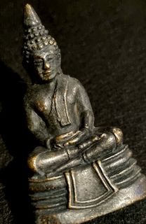 (Category: ) located in . Submitted by thai.vintage.amulet (Listing ID 1324461952, Image 1). Description: .