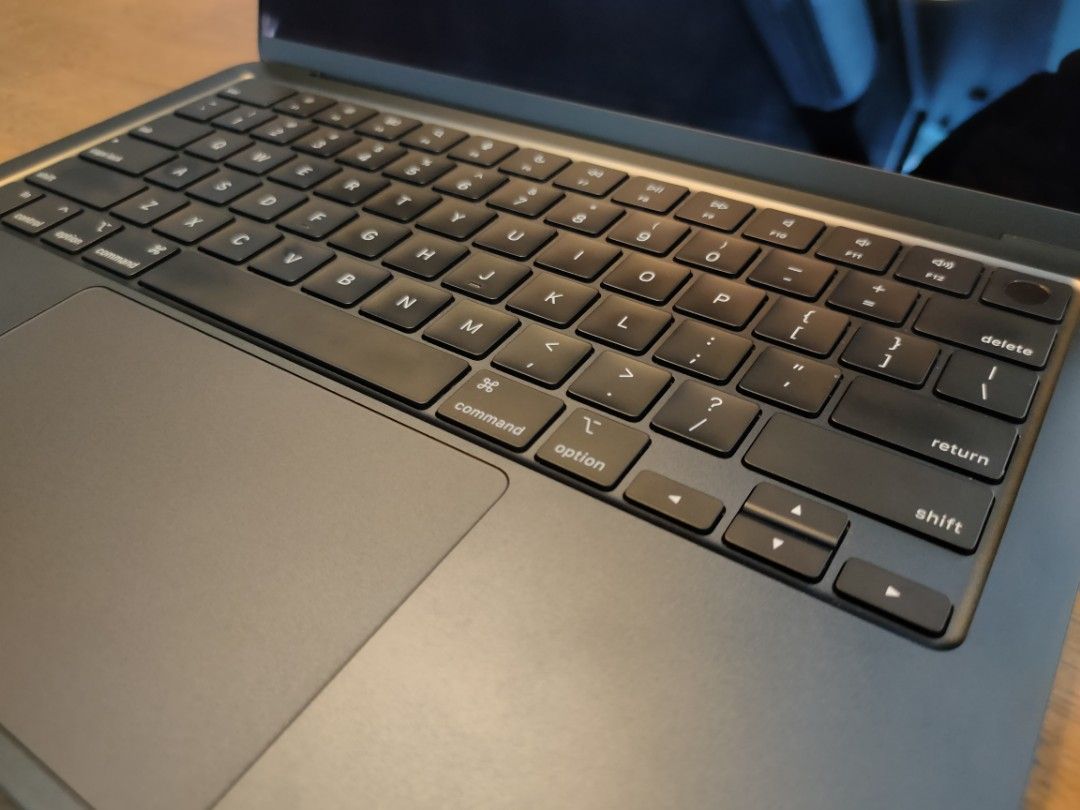MAC BOOK AIR M2 (Category: Laptops & Notebooks) located in San Pedro. Submitted by glennparreno.1 (Listing ID 1324553052, Image 3). Description: 💻RUSH SELLING💻 Macbook Air 13 inch M2 2023!👍 Bought last January 24,2023 - M2 Chip 8-core CPU with 4 performance cores and 4 efficiency cores - 8-core GPU - 16-core Neural Engine - 256GB SSD (Solid State Drive) - 8GB unified memory - 13.6-inch ( 2880 x 1864 ) - backlit keyboard - built-in Facetime HD 
