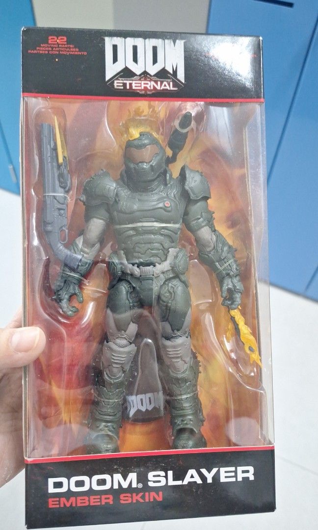 McFarlane Toys DOOM SLAYER (CLASSIC DOOMGUY SKIN)十 (ASTRO SLAYER SKIN ...