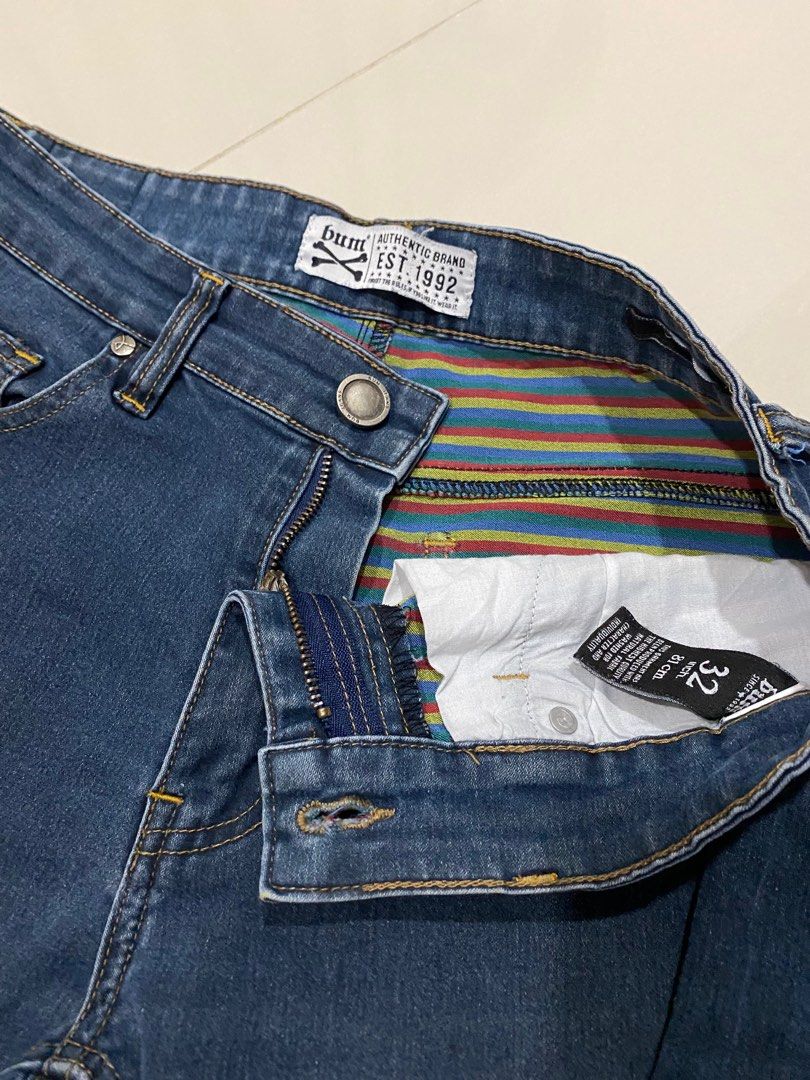Men’s denim jeans (Bum) (Category: Jeans) located in Taguig. Submitted by ai.etc (Listing ID 1324468206, Image 2). Description: 💝 Size 32 💝 in good condition 💝 RFS: decluttering 💝 Delivery fee will be shouldered by the buyer 💝 GCash or bank transfer.