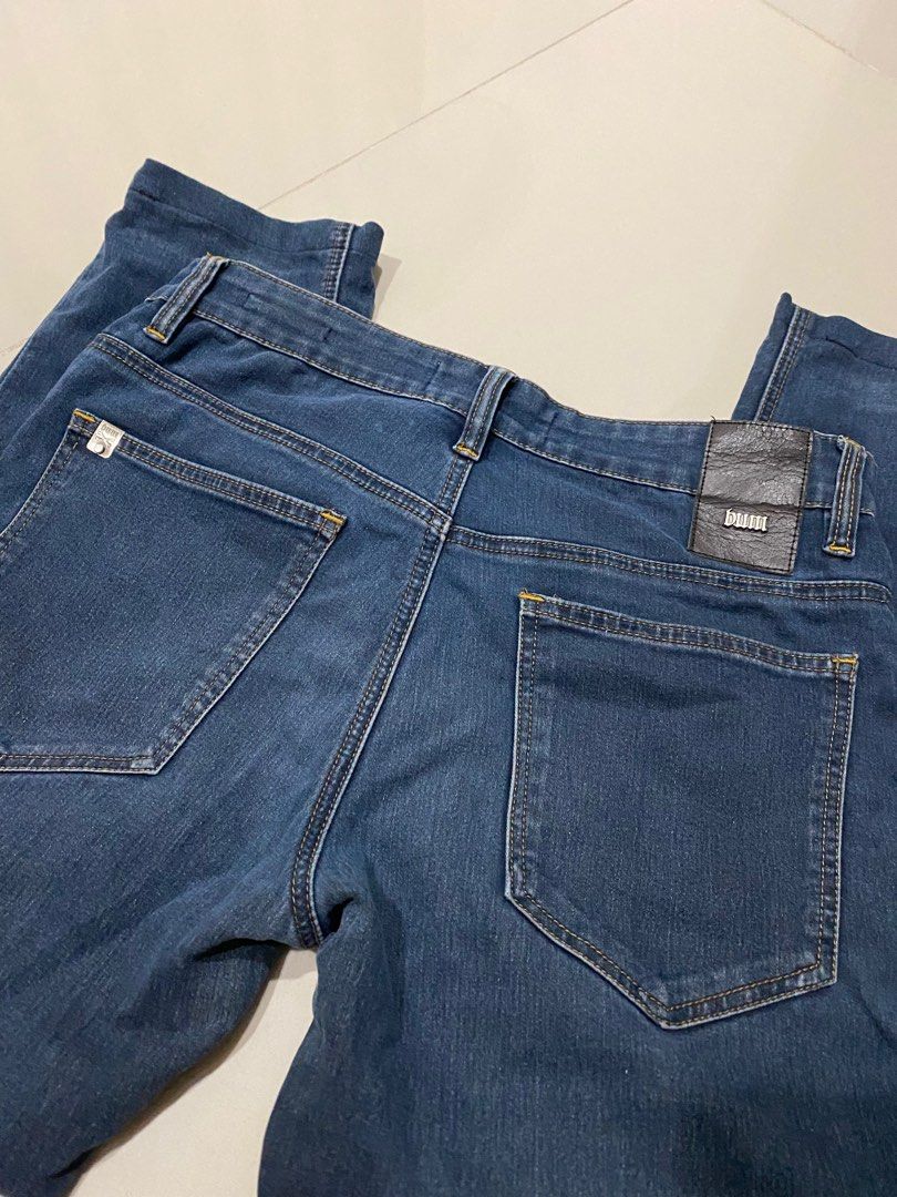 Men’s denim jeans (Bum) (Category: Jeans) located in Taguig. Submitted by ai.etc (Listing ID 1324468206, Image 3). Description: 💝 Size 32 💝 in good condition 💝 RFS: decluttering 💝 Delivery fee will be shouldered by the buyer 💝 GCash or bank transfer.