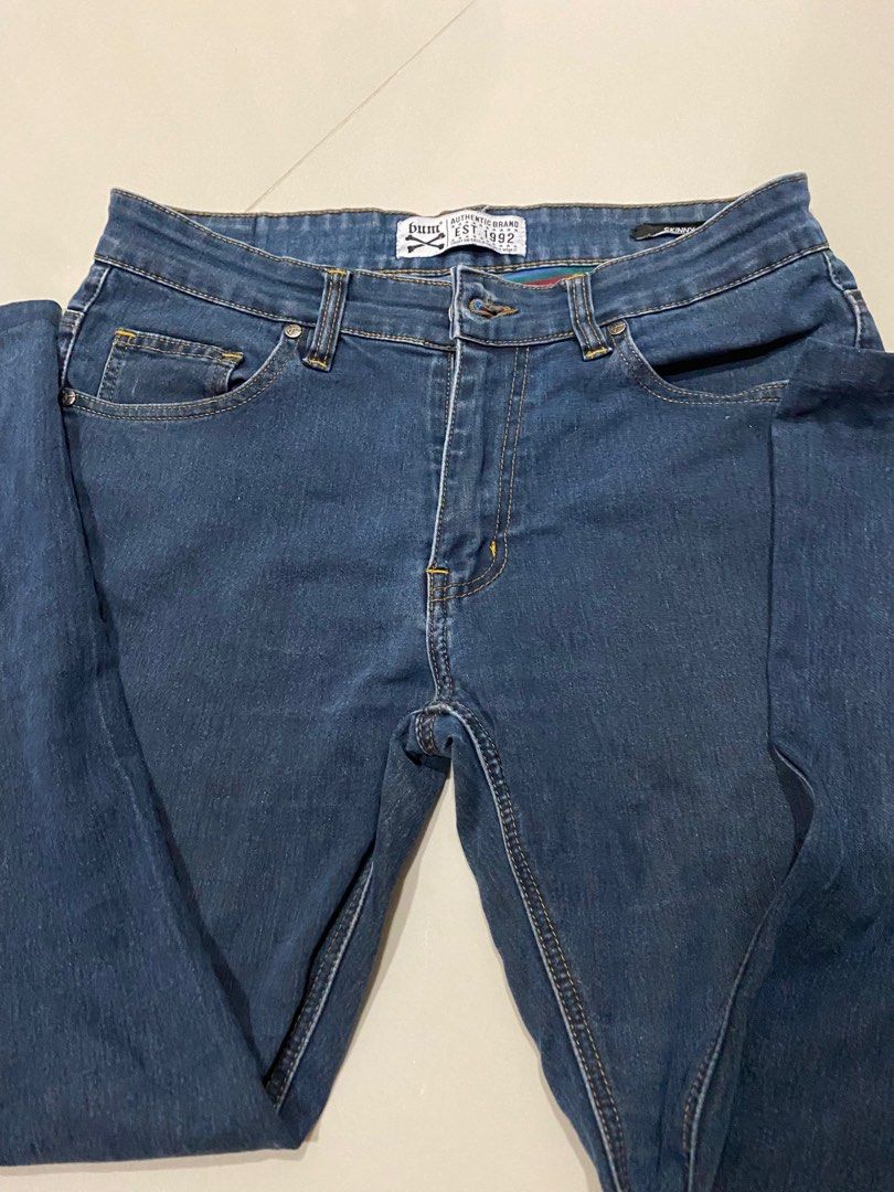 Men’s denim jeans (Bum) (Category: Jeans) located in Taguig. Submitted by ai.etc (Listing ID 1324468206, Image 1). Description: 💝 Size 32 💝 in good condition 💝 RFS: decluttering 💝 Delivery fee will be shouldered by the buyer 💝 GCash or bank transfer.