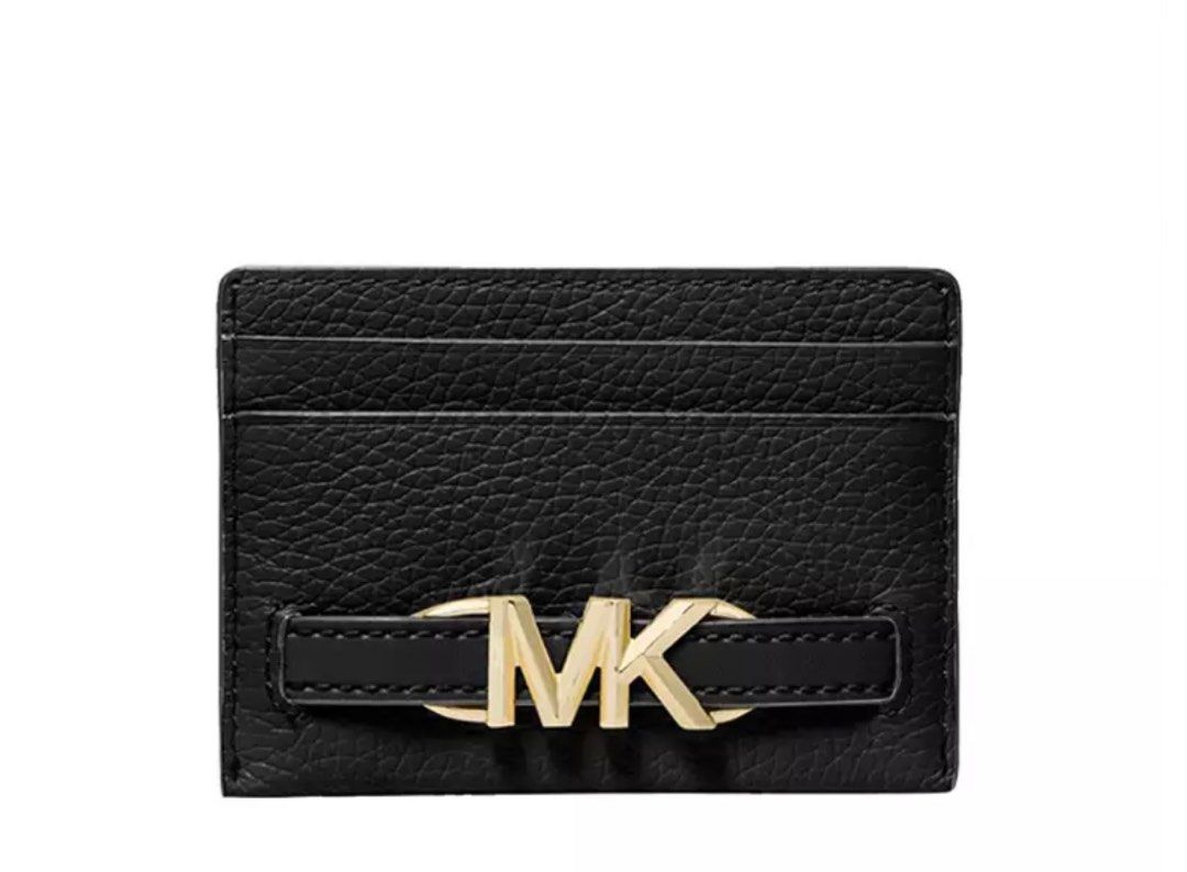 Michael Kors Reed Card Holder Wallet (Category: Luxury Bags & Wallets) located in Del Monte. Submitted by loryelletee (Listing ID 1324510230, Image 3). Description: 💚 Michael kors Reed Card Holder Wallet 💚Brand New with tag 💚100% Authentic 💚Fresh from U.S 💚On Hand 💚Php 1,500 💚● Material Genuine leather, PVC ● Size 4”W X 3”H X 0.2”D ● Product Details 4 card slots Gold Tone hardware ● Packaging Details Product does not comes with official br