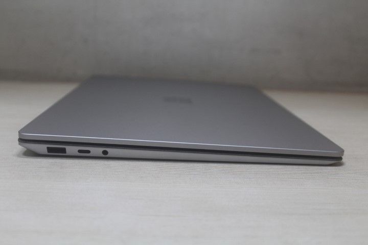 Microsoft surface Laptop 5 Touch i5 12thgen (Category: Laptops & Notebooks) located in Pasay City. Submitted by laptophubphil (Listing ID 1324393431, Image 3). Description: Microsoft surface Laptop 5 Touch i5 12thgen - 2ND HAND P 30500 -RAM 8GB + SSD 256GB -2.2k resolution + Backlit keys -Touchscreen -slim and light weight 98% smooth fresh unit -13.5Inch 2.2k (2256x1504) Multitouch -Intel Core i5-1235u 12thgen 12 cpu up to 4.00ghz -RAM 8GB -SSD 2