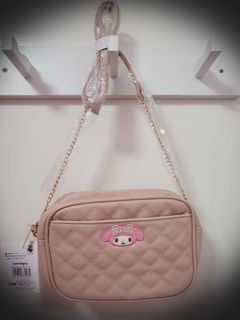 (Category: ) located in . Submitted by jadore_closet (Listing ID 1324427737, Image 1). Description: .