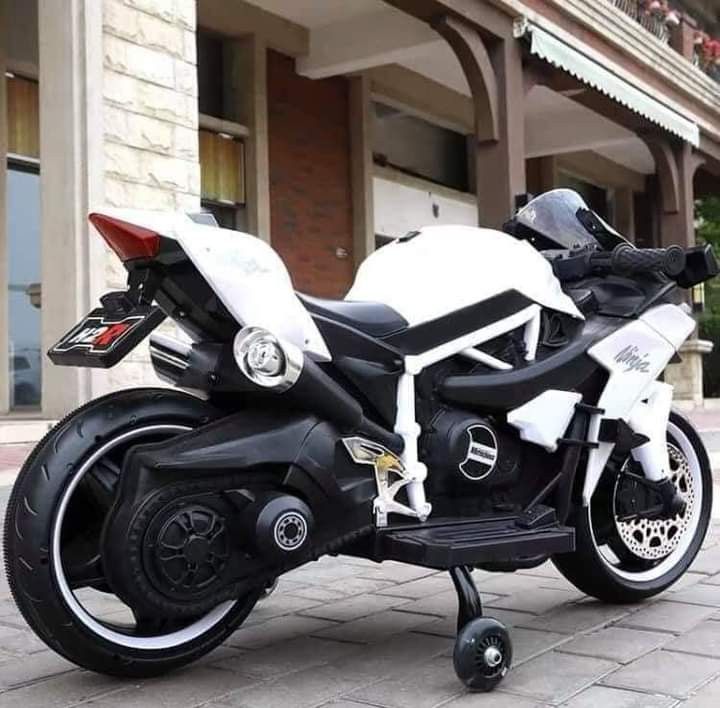 ninja motor (Category: Motorbikes for Sale) located in Manila. Submitted by minidivisoria (Listing ID 1324371258, Image 2). Description: H2R NINJA motor ( hand driven ) 5000 Rubber tires leather seats W/usb /mp3 / 1-7/0 Balck red, white blue , pink 5color.