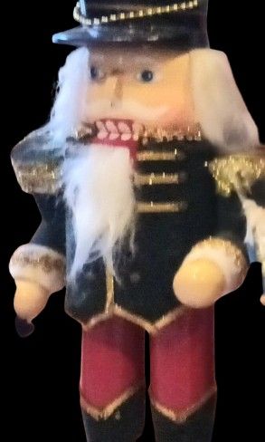 Nutcracker Wooden Soldier (Category: Figurines & Statues) located in Makati City. Submitted by Tins_Haven (Listing ID 1324488216, Image 2). Description: Nutcracker Wooden Soldier Collectors Item like mew.