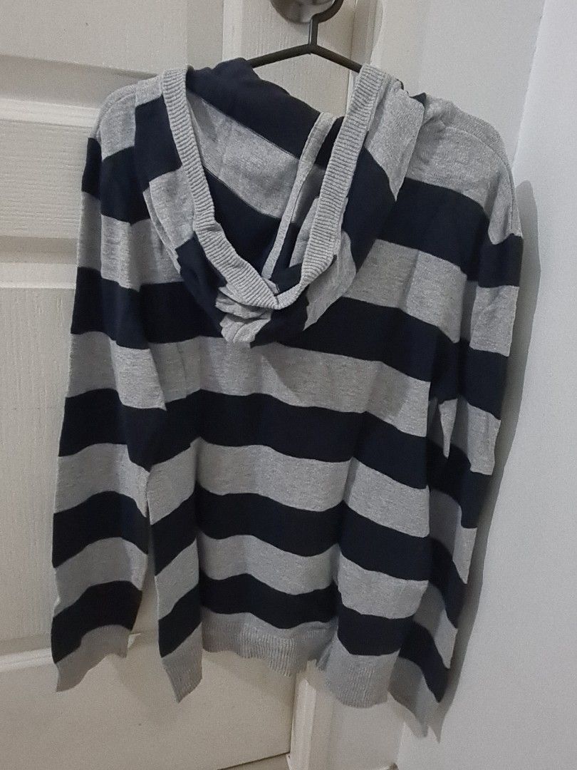 H&m striped hoodie shop