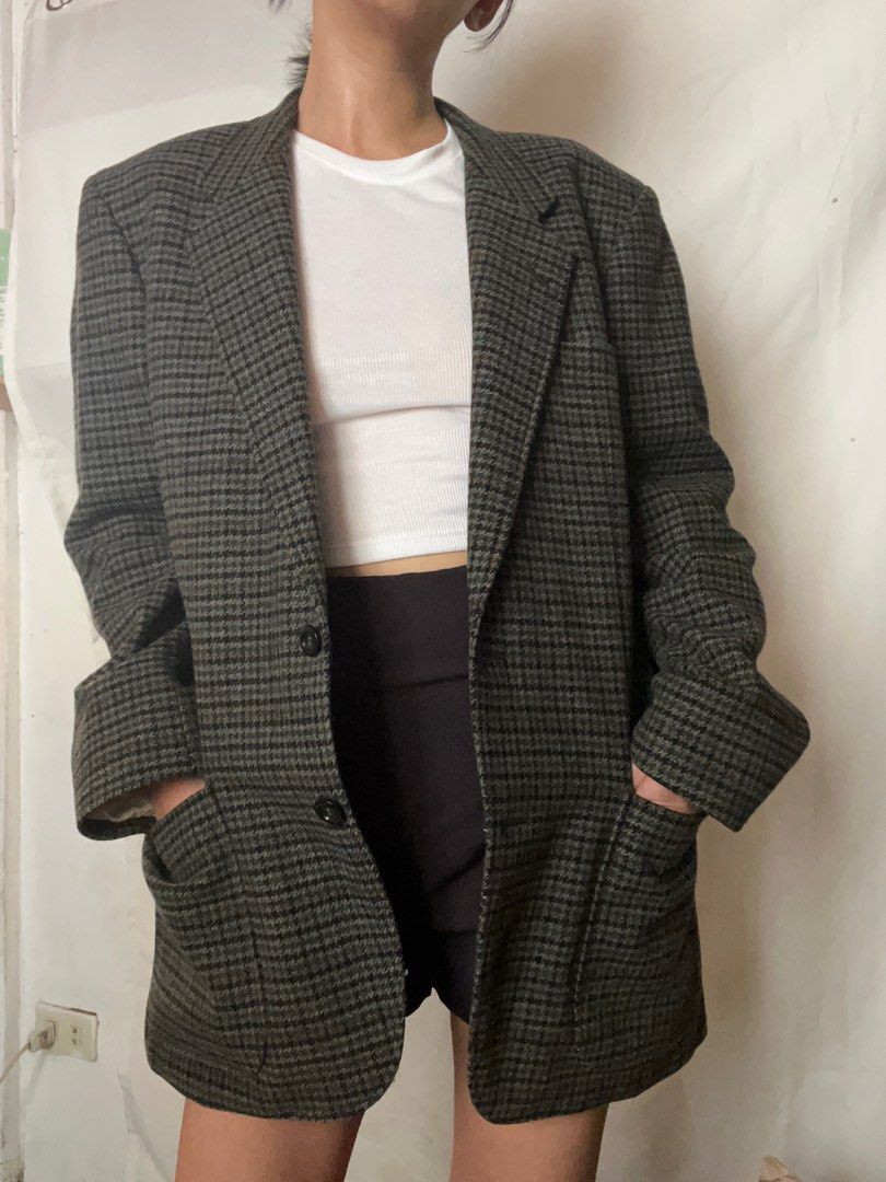 Oversized Wool Coat (Category: Coats, Jackets and Outerwear) located in Caloocan City. Submitted by _miumuse (Listing ID 1324444886, Image 1). Description: With minor flaw. See third photo. Bought from ig shop back in 2021. Never worn..