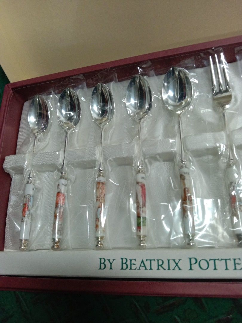 Peter rabbit spoon & fork (Category: Dinnerware & Cutlery) located in Puchong. Submitted by cintaipreloved (Listing ID 1324372010, Image 2). Description: .