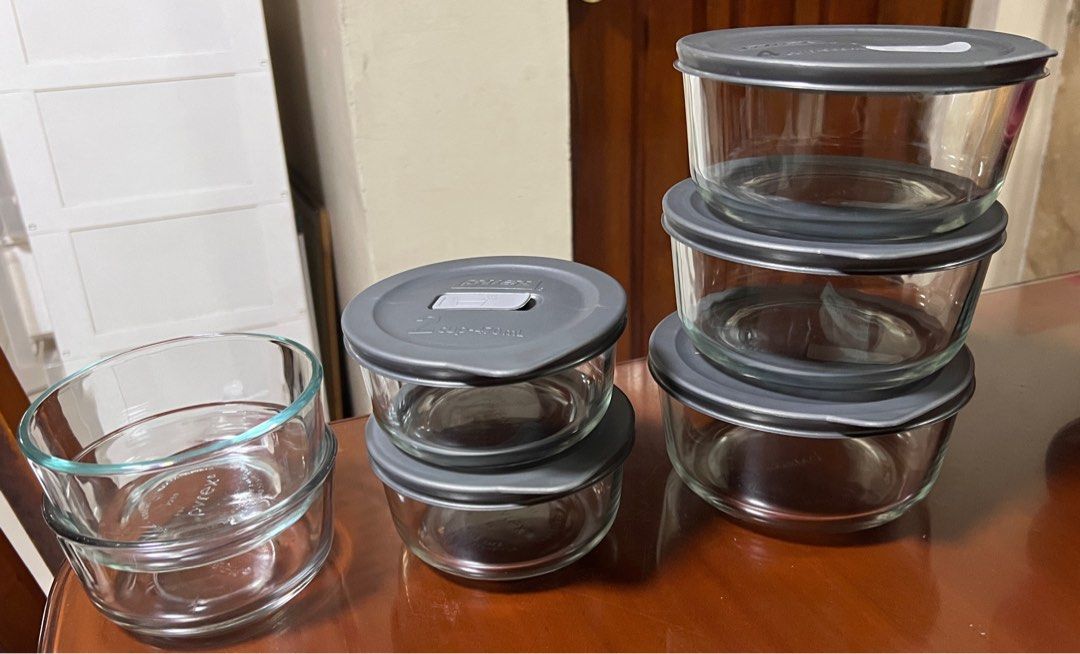 Pyrex Set (Category: Dinnerware & Cutlery) located in San Juan City. Submitted by sundayshorty (Listing ID 1324533203, Image 2). Description: --updated-- 7 pcs set - 2000 2 missing lid 3 pcs set - 2000 1.5L 1 missing lid 2 pcs set - 1500 1 missing lid,1 damaged.