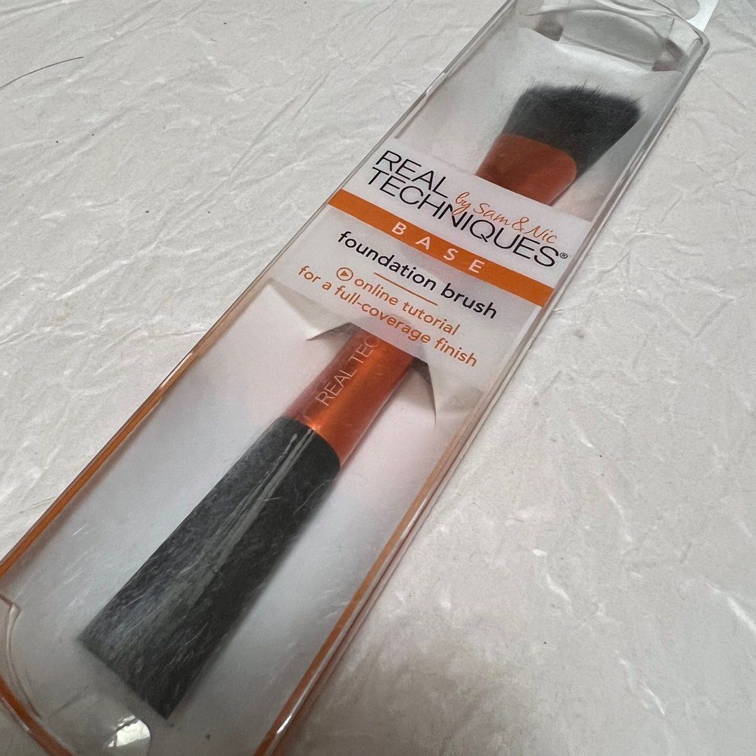 Real Techniques Foundation Brush (Category: Makeup) located in Rizal. Submitted by msclassy (Listing ID 1324553274, Image 1). Description: ✅ 3pcs available - 2 SOLD ✅ SRP: ₱560.