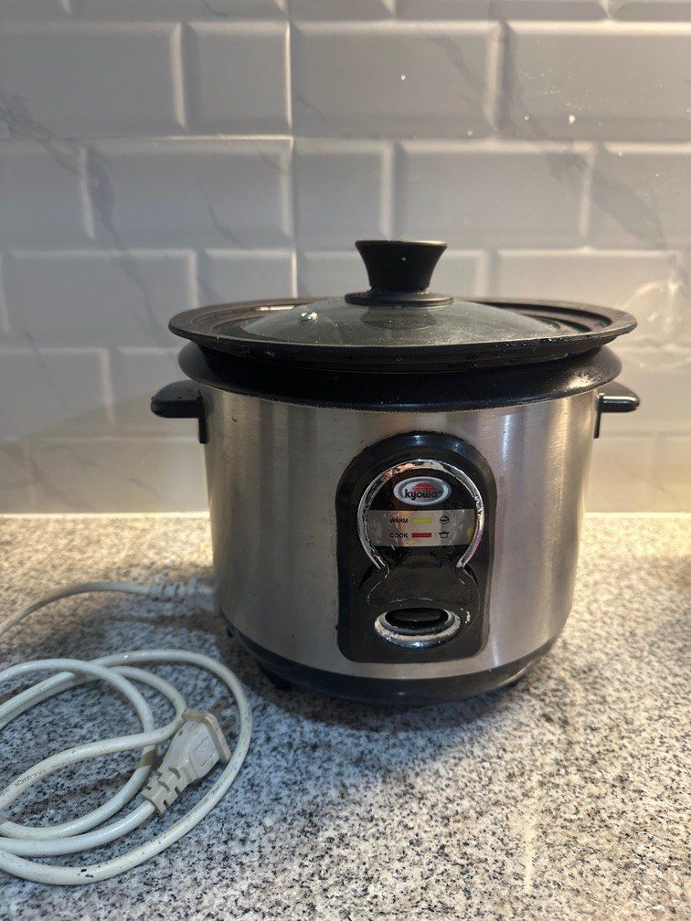 RICE COOKER (Category: Cookers) located in Manila. Submitted by mingmingtsu_ (Listing ID 1324465612, Image 1). Description: Never been repaired Rice cooker.
