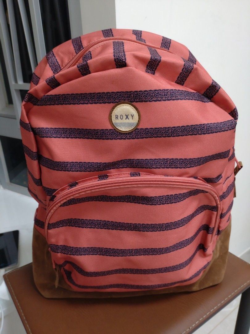 Roxy backpack （分類：背囊）位於 Hong Kong。 由 yltracy 提交（商品編號 1324482796，圖片 1）。簡介： 。