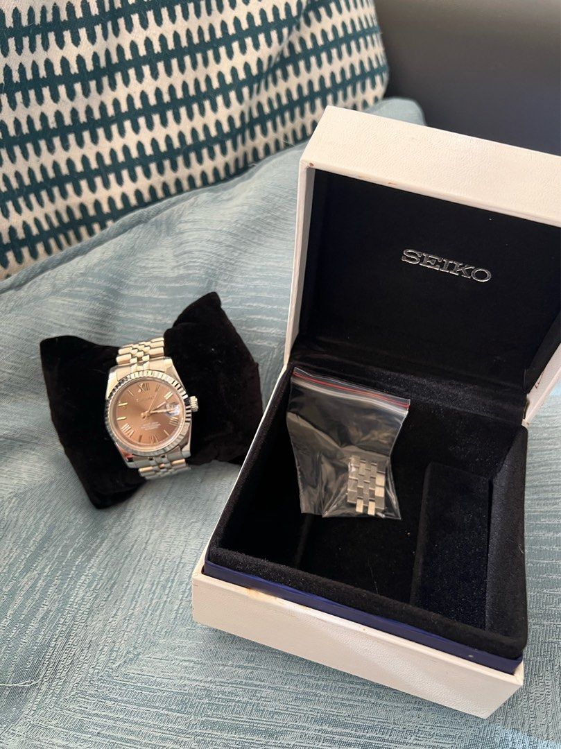 Seikolex Datejust - Roman Grey (Category: Luxury Watches) located in Mandaluyong City. Submitted by modeblogg (Listing ID 1324488138, Image 3). Description: - 36/39mm case diameter - Jubilee bracelet - NH36 movement with winding and hacking mechanism - Sapphire Crystal Glass with magnifier - 316L stainless case Price reduced. Last price posted. For more classy finds, feel free to check out my other posts..