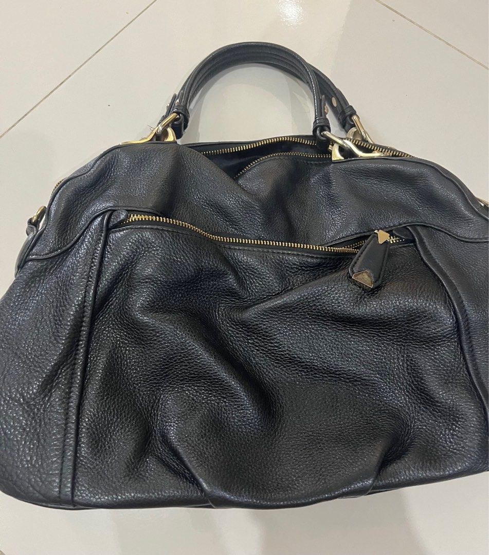 Sisley two way bag (Category: Shoulder Bags) located in Mandaluyong City. Submitted by 4everhappee (Listing ID 1324432110, Image 2). Description: Brand : Sisley Flaw: Replaced sling, hardware 80% smooth.