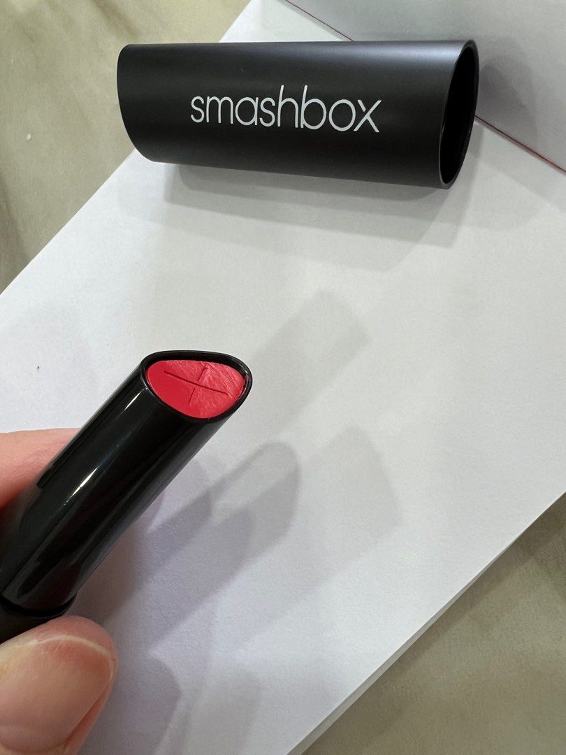 Smashbox lipstick trending (Category: Makeup) located in San Pedro. Submitted by tabacheengcheeng (Listing ID 1324394009, Image 3). Description: Na swatch lang sa tip.