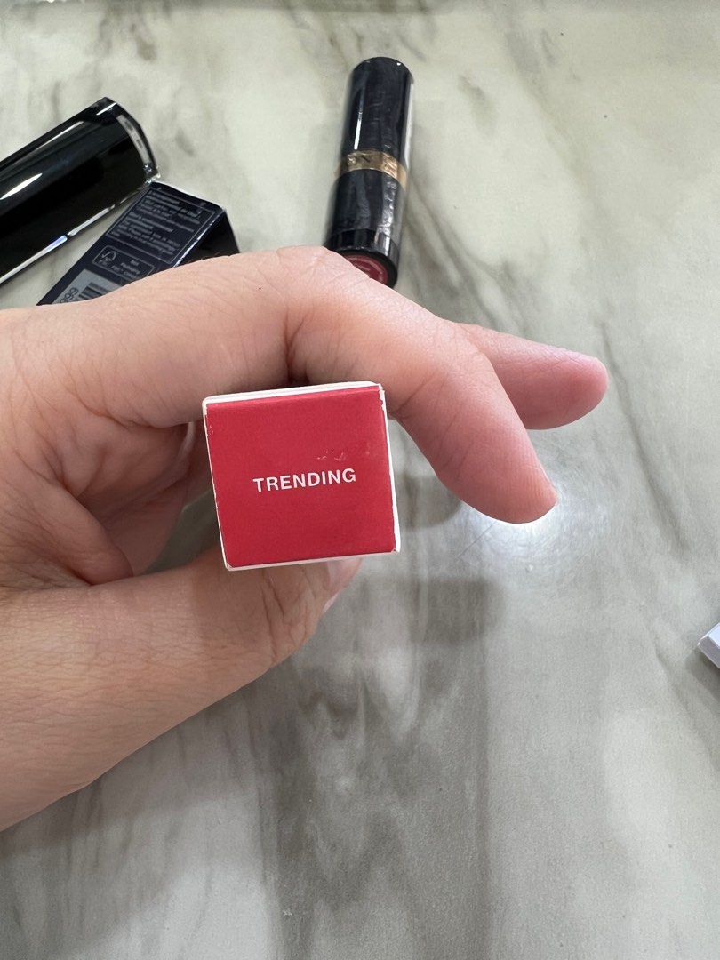Smashbox lipstick trending (Category: Makeup) located in San Pedro. Submitted by tabacheengcheeng (Listing ID 1324394009, Image 2). Description: Na swatch lang sa tip.